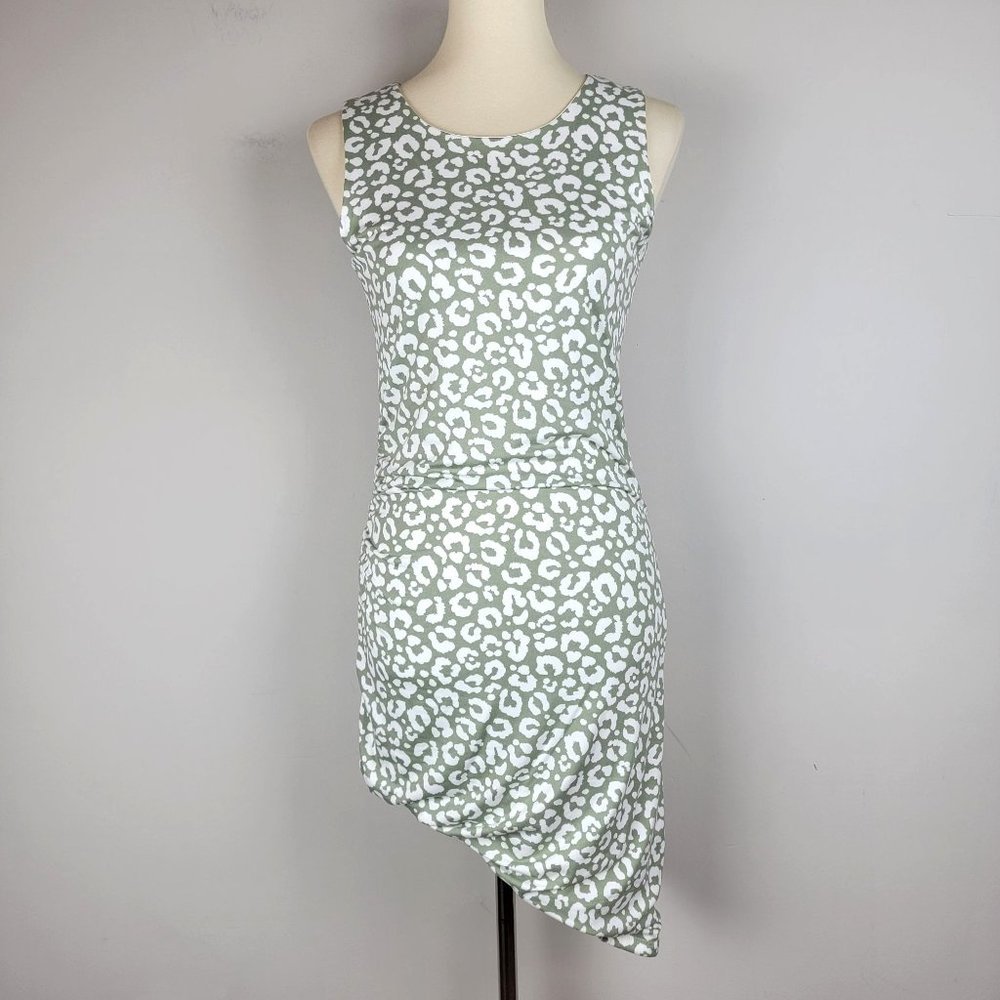 Gilli Light Green Leopard Stretchy Round Neck Sleeveless Asymmetrical Dress S